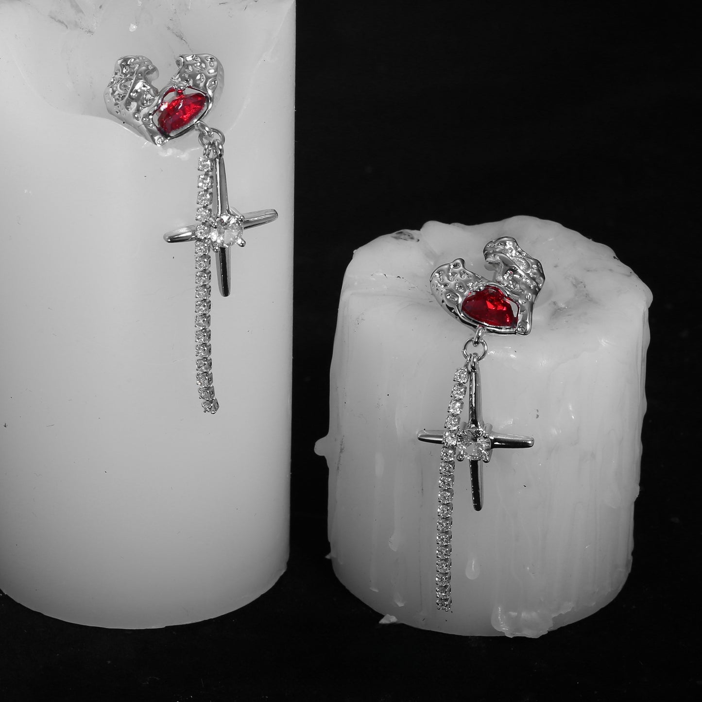 Schicke Ohrstecker für Mädchen mit rotem Herz und Stern