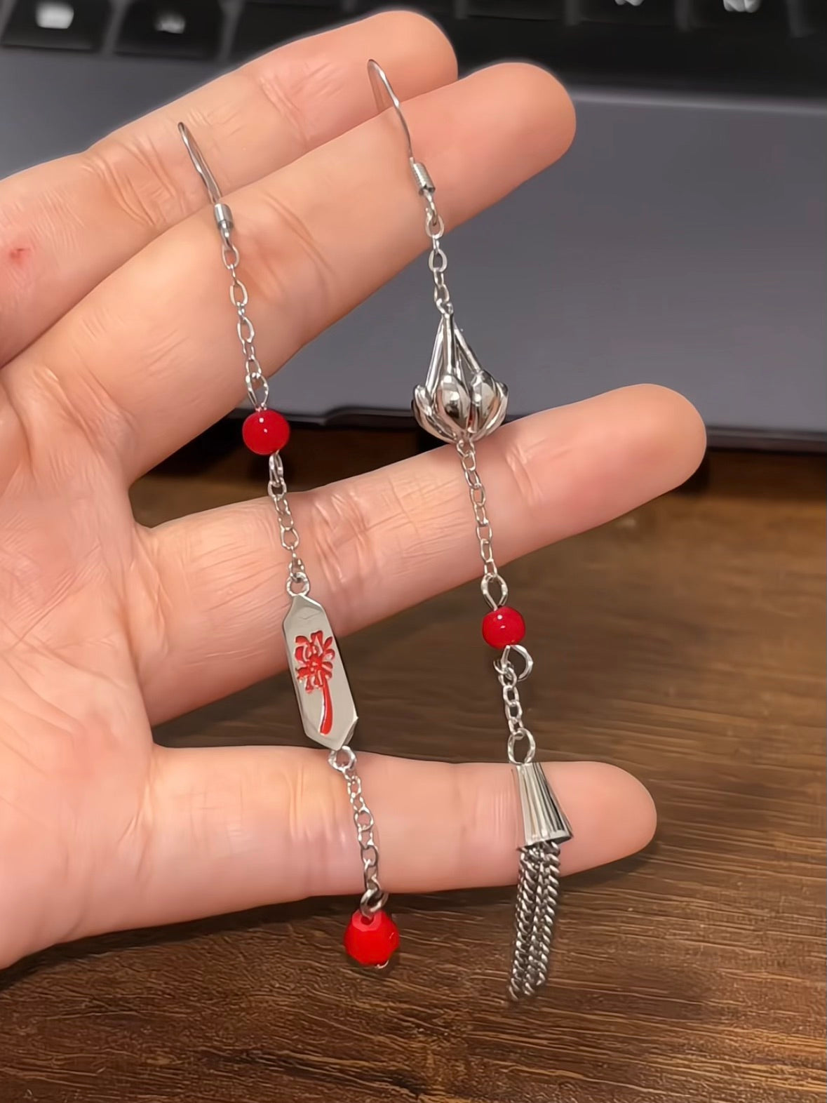 Asymmetric Red Spider Lily Hook Earrings for Blade