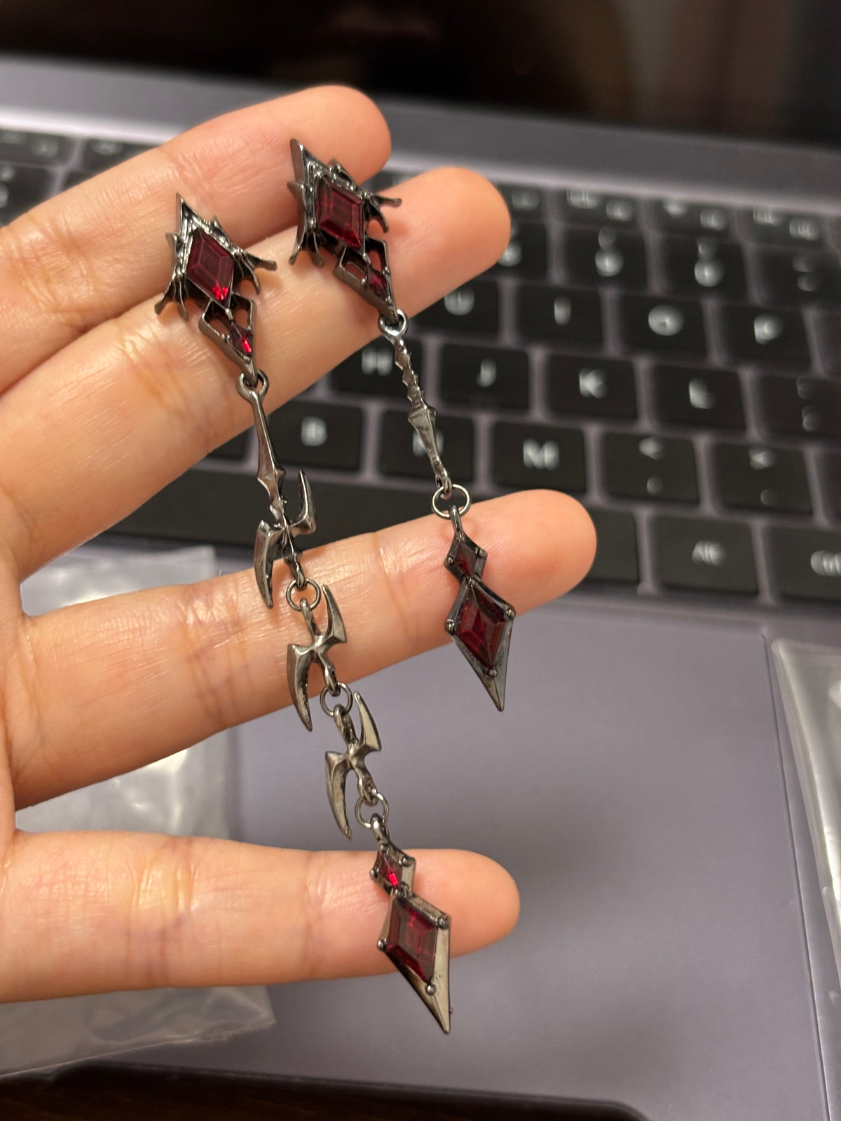 Goth Vampire Thorny Crimson Descent Stud Earring for Arlecchino