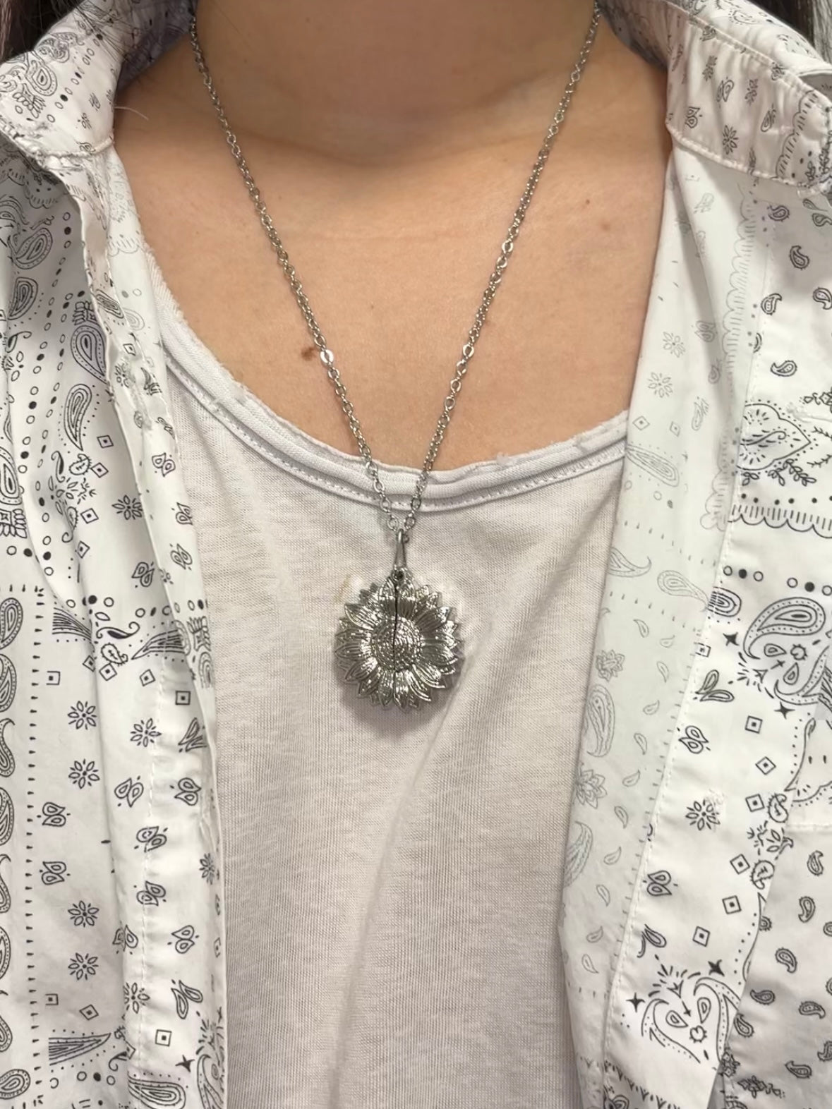 Jean Moreau – Sonnenblumen-Halskette