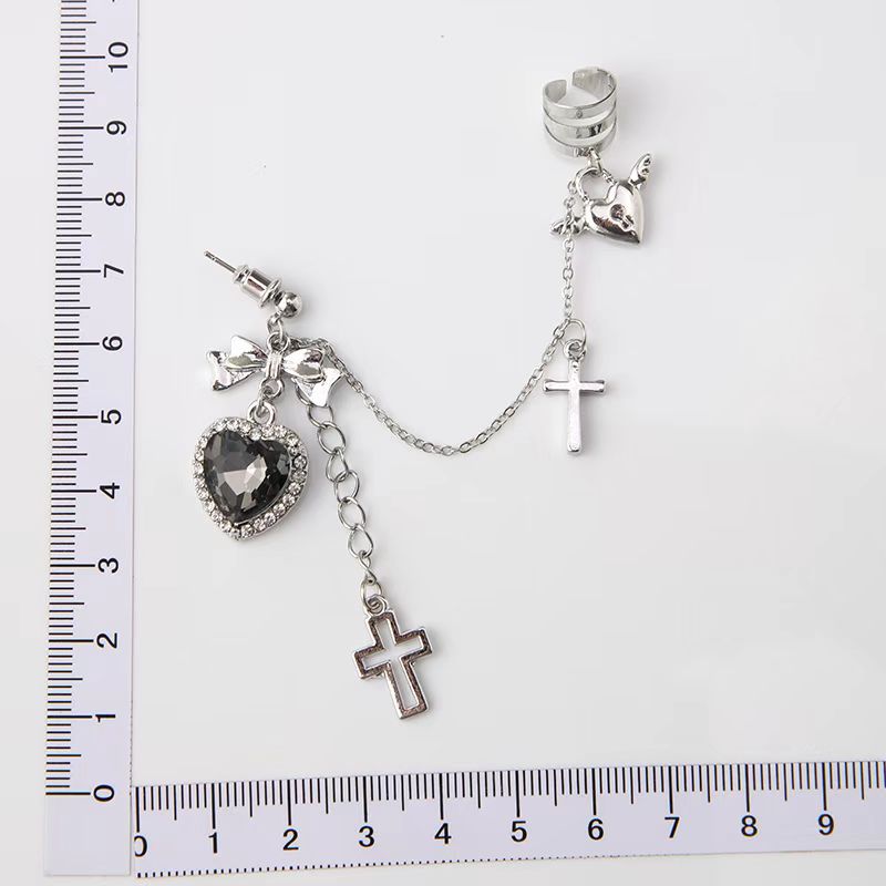 Boucles d'oreilles cœur noir croix style punk fille cool