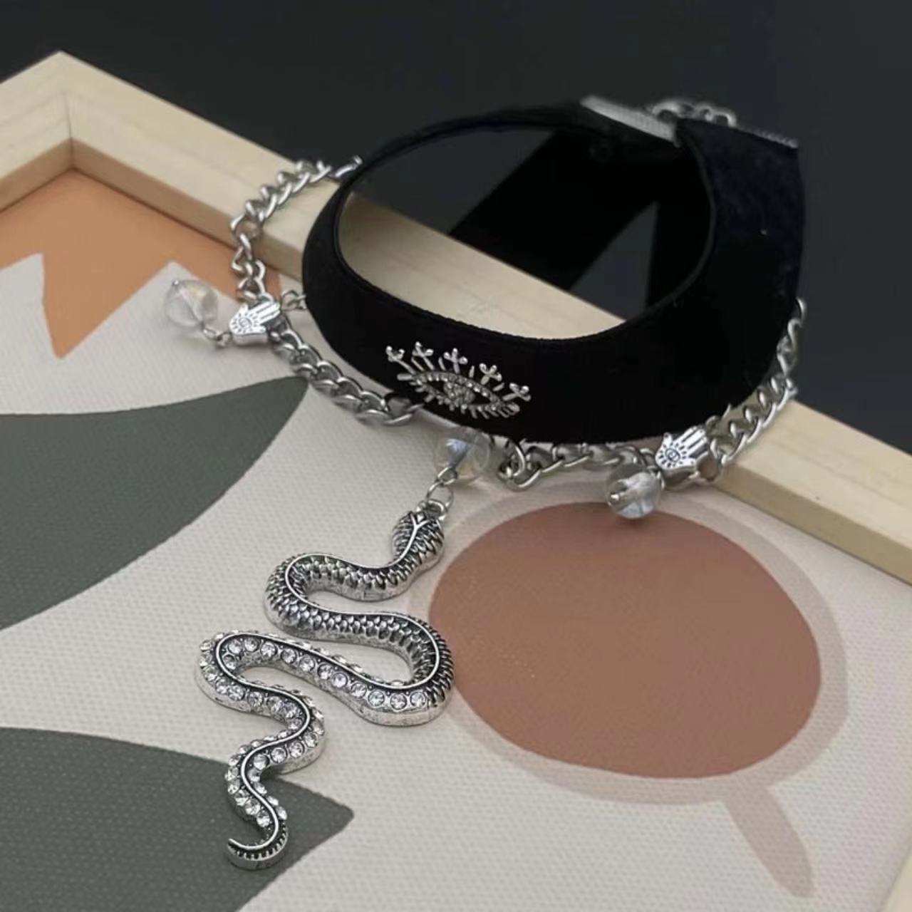 Y2K Spicy Girl Strass Schlangen Quaste Samt Choker Halskette