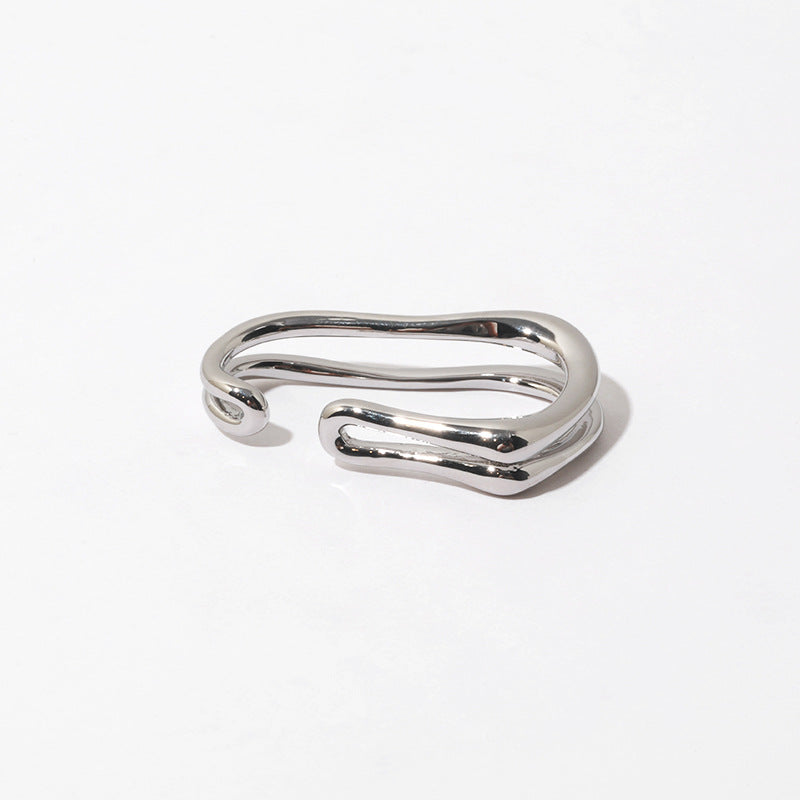 Auffälliger, unregelmäßiger, doppellagiger Ohrring (einzeln)