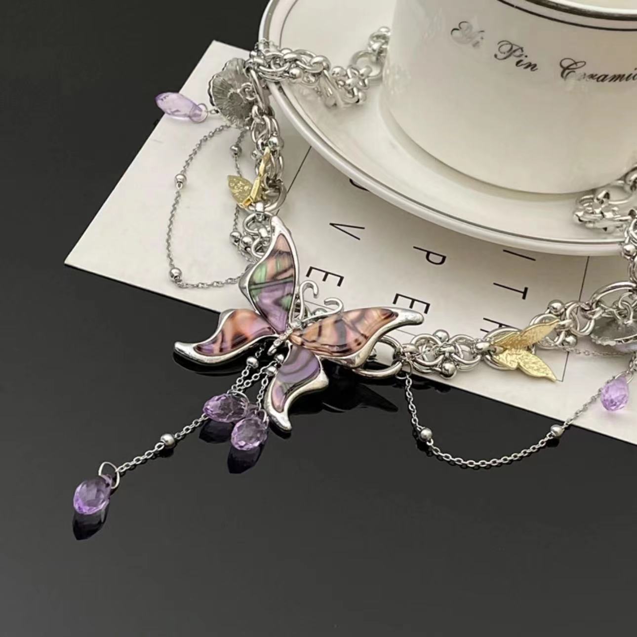 Collier ras du cou Y2K "Spicy Girl" papillon violet fantaisie à pampilles