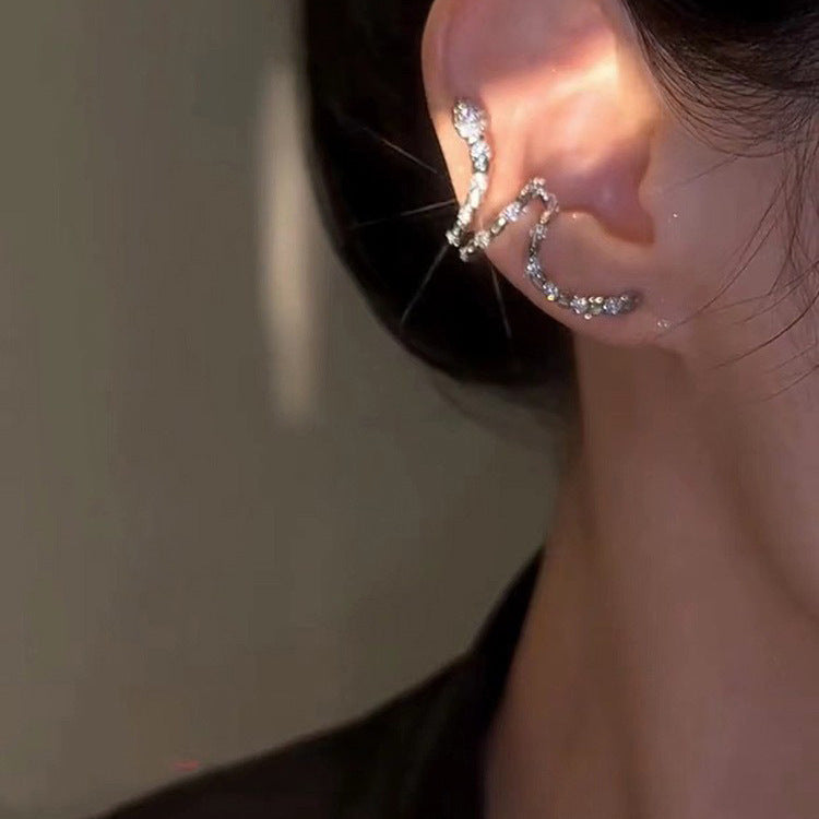 Ausgefallener Unisex-Ohrring mit Strasssteinen und Schlangenmotiv