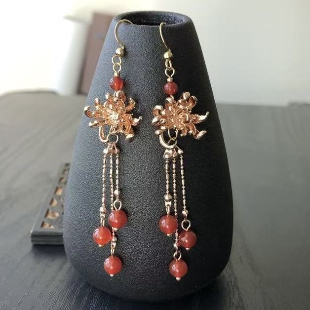 Spider Lily Tassel Hook Earrings for Blade