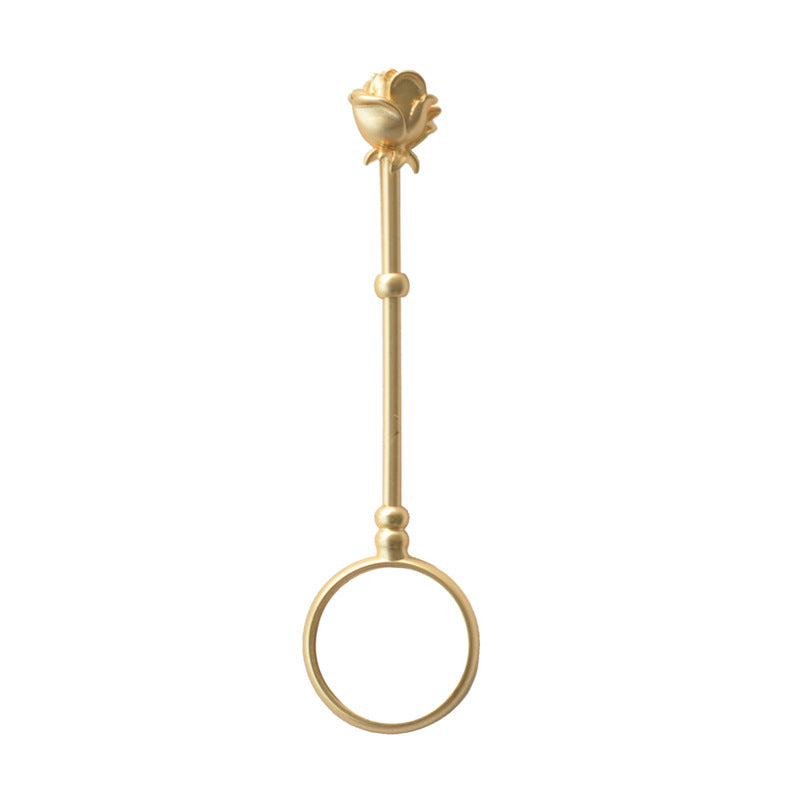 Designer Damen Ring aus Rosémetall zum Halten von Zigaretten