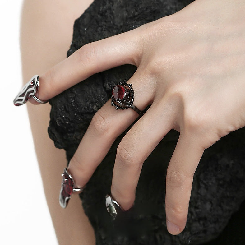 Schicker dunkelroter einzigartiger offener Gothic-Ring für Unisex