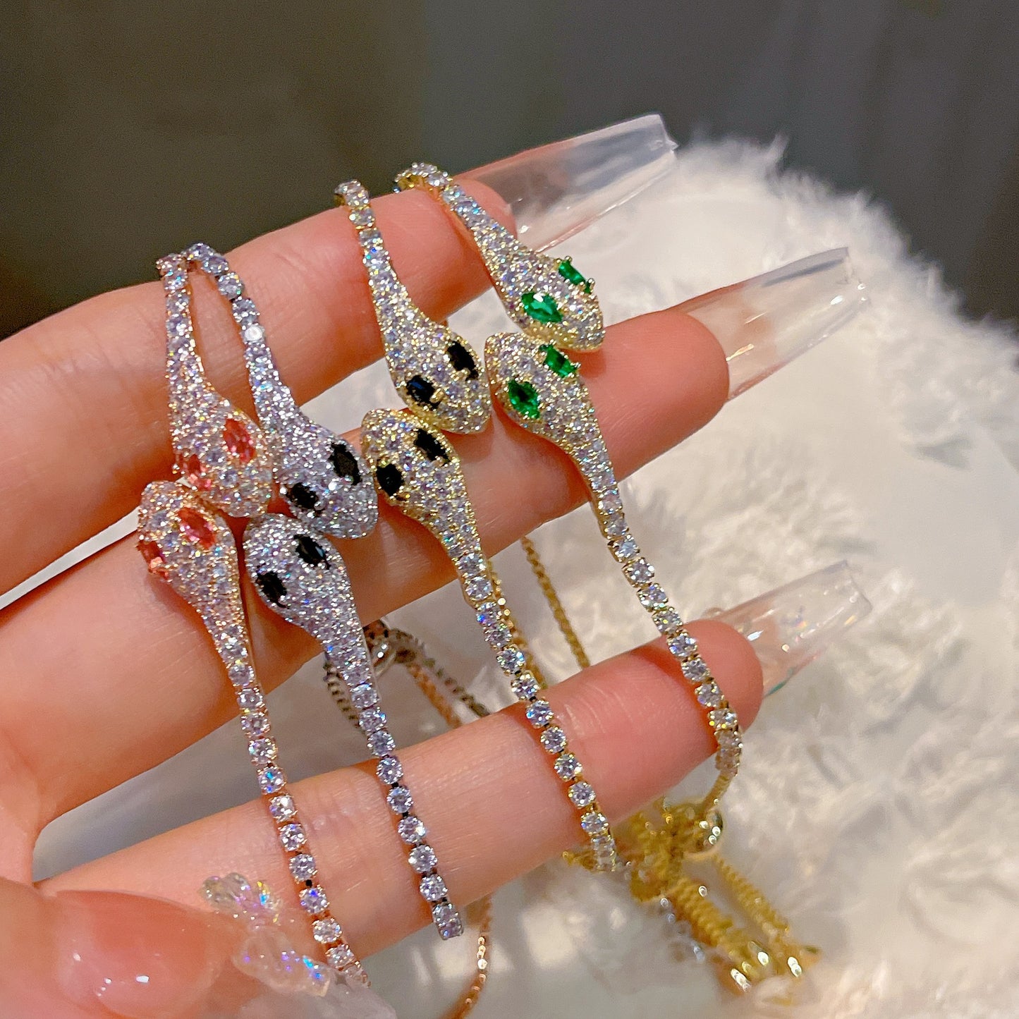 Schickes, elegantes Damen-Strass-Schlangenarmband mit Kordelzug