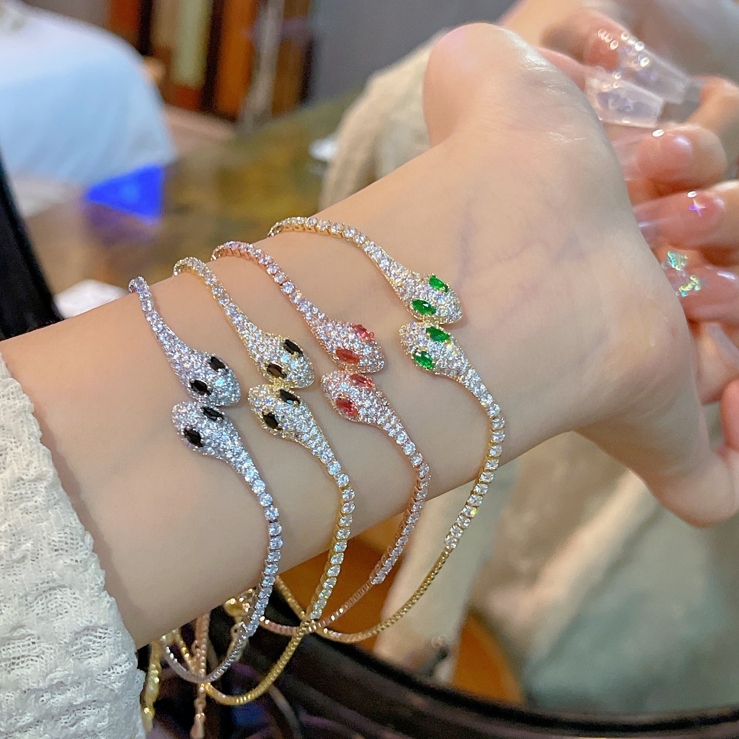 Schickes, elegantes Damen-Strass-Schlangenarmband mit Kordelzug