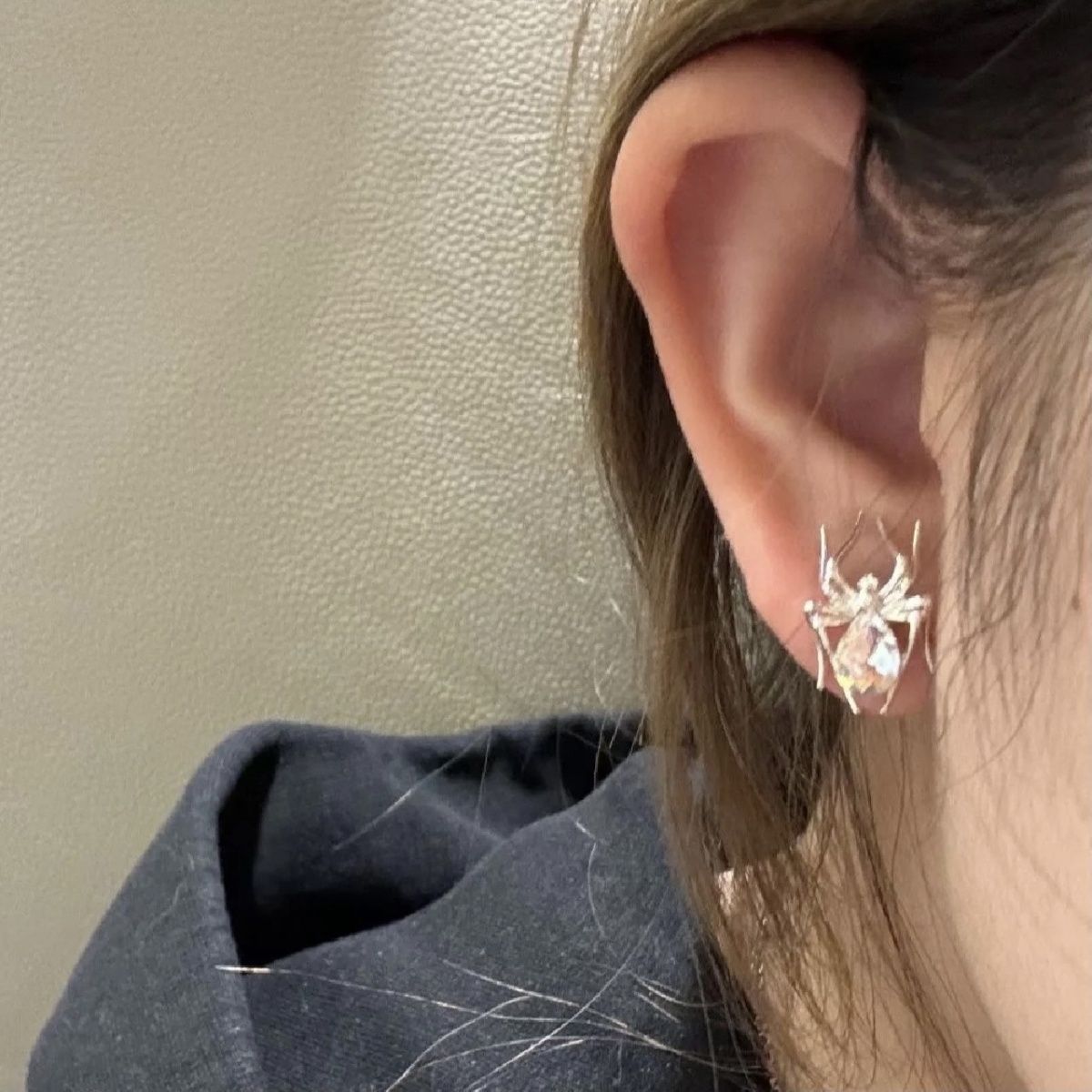 Designer-Ohrstecker mit Spinnenmotiv im Gothic-Stil