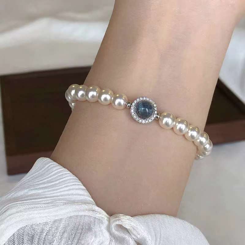 Wunderschönes Damen Perlenarmband mit blauem Strass