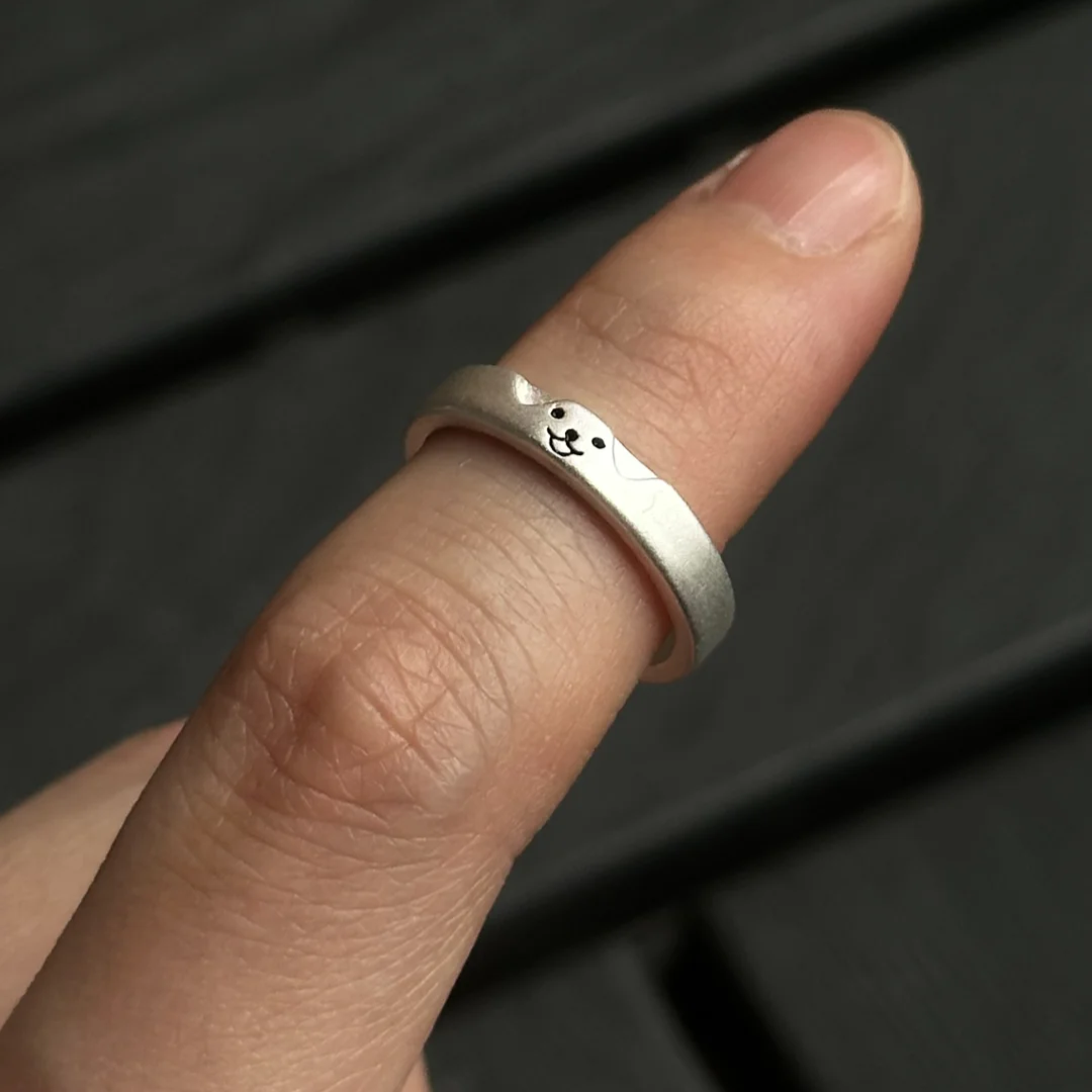 Süße offene Ringe aus Silber mit Katze und Hund