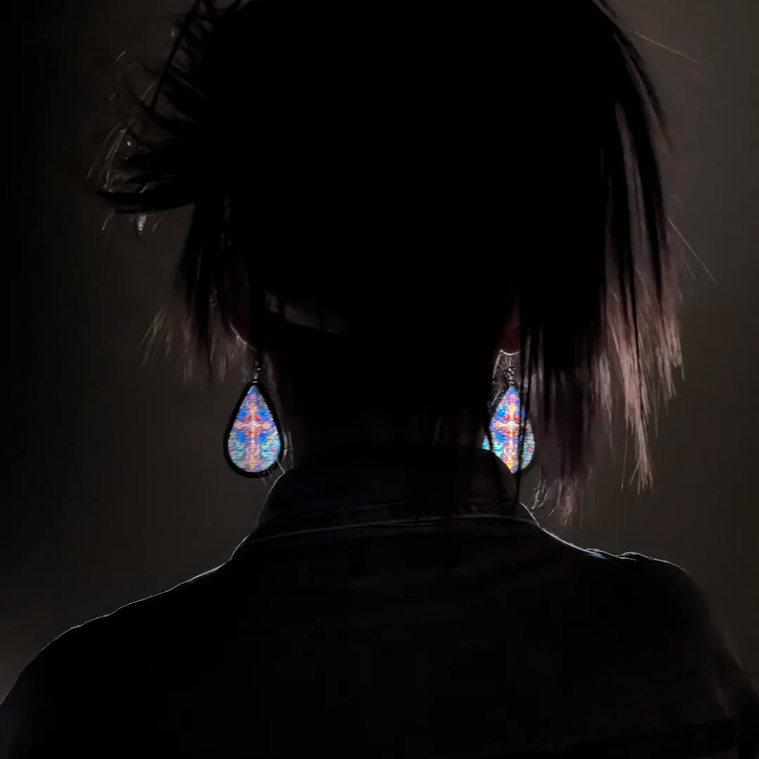 Ohrringe aus Acryl mit Fenster im Tropfen-Stil im Papierschnitt