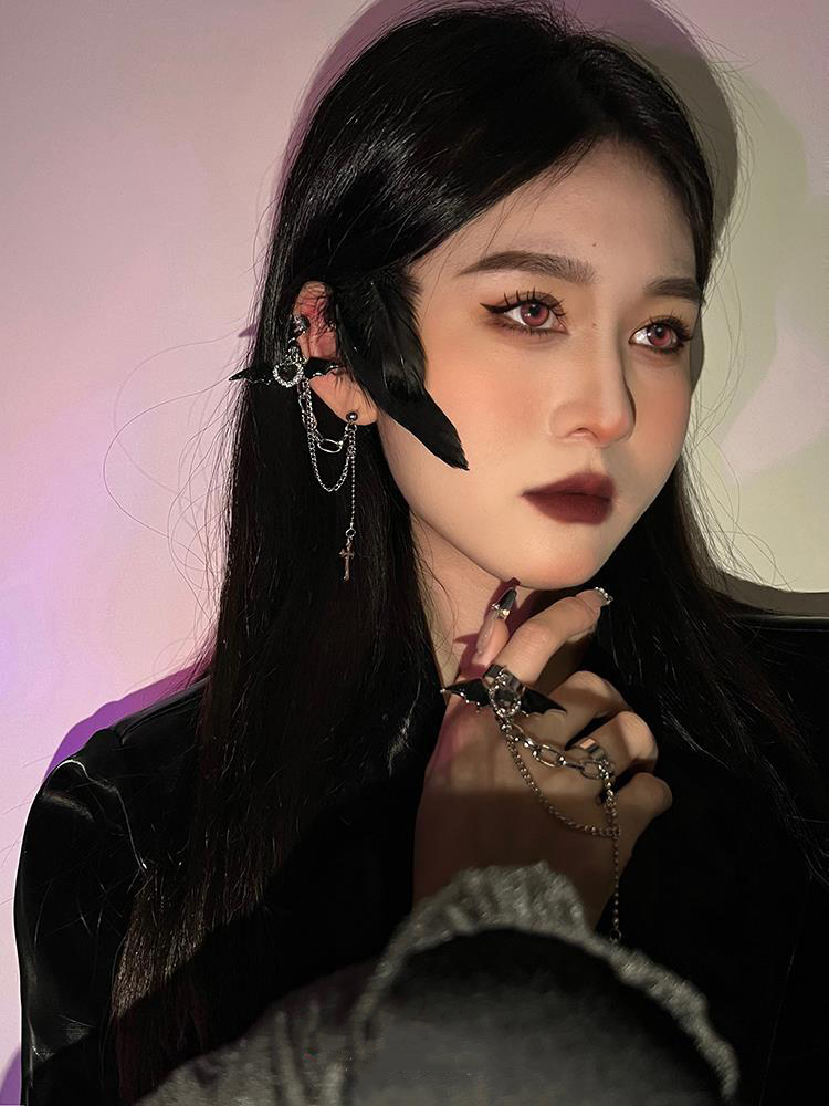 Y2K Sweet Punk Diablo Schwarze Fledermaus Kreuz Manschettenohrringe