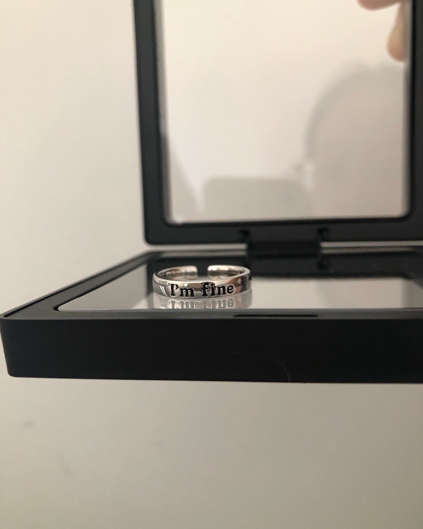 Mir geht es gut. Rette mich. Offener Ring