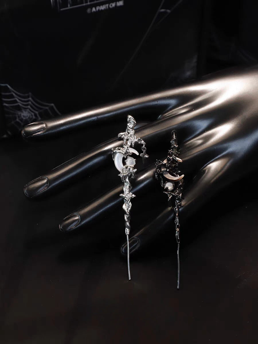 Designer-Ohrringe im dunklen Stil mit Halbmond und Stern