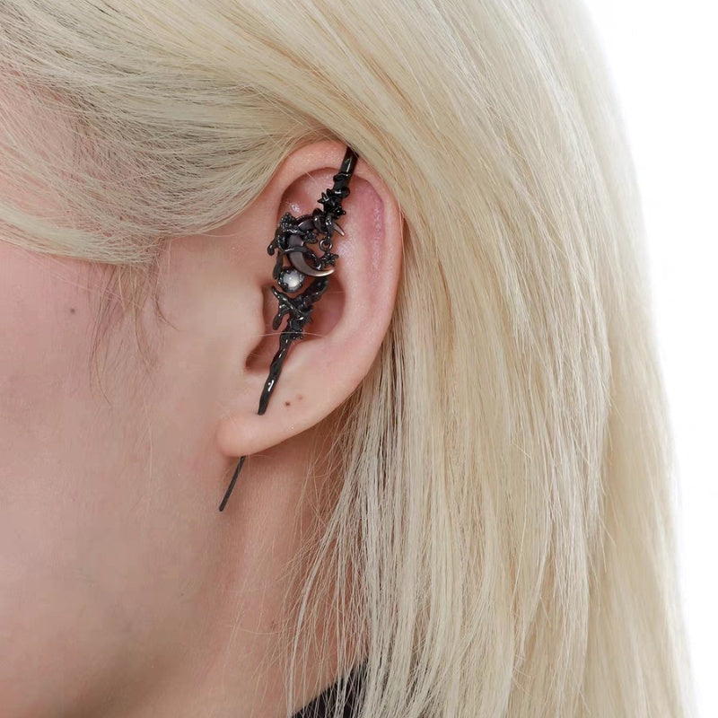 Designer-Ohrringe im dunklen Stil mit Halbmond und Stern