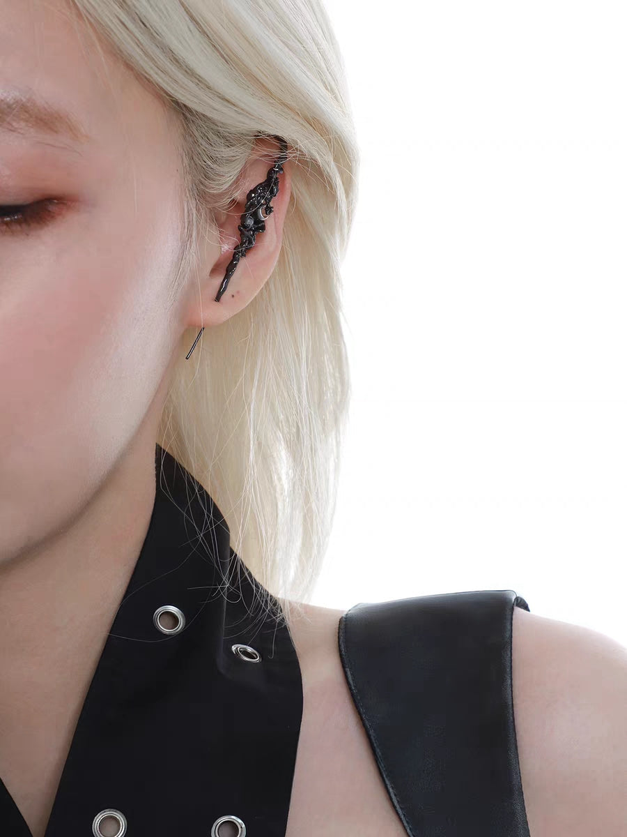 Designer-Ohrringe im dunklen Stil mit Halbmond und Stern