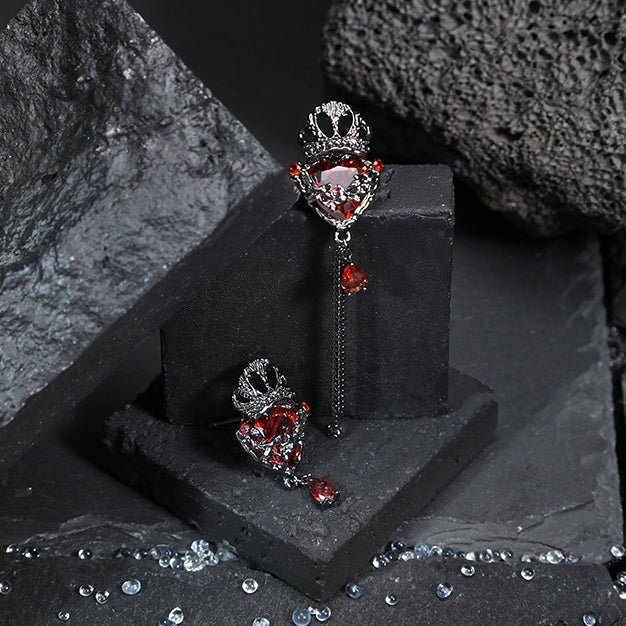 Gothic Girl Schwarze Krone Herz Asymmetrische Ohrringe