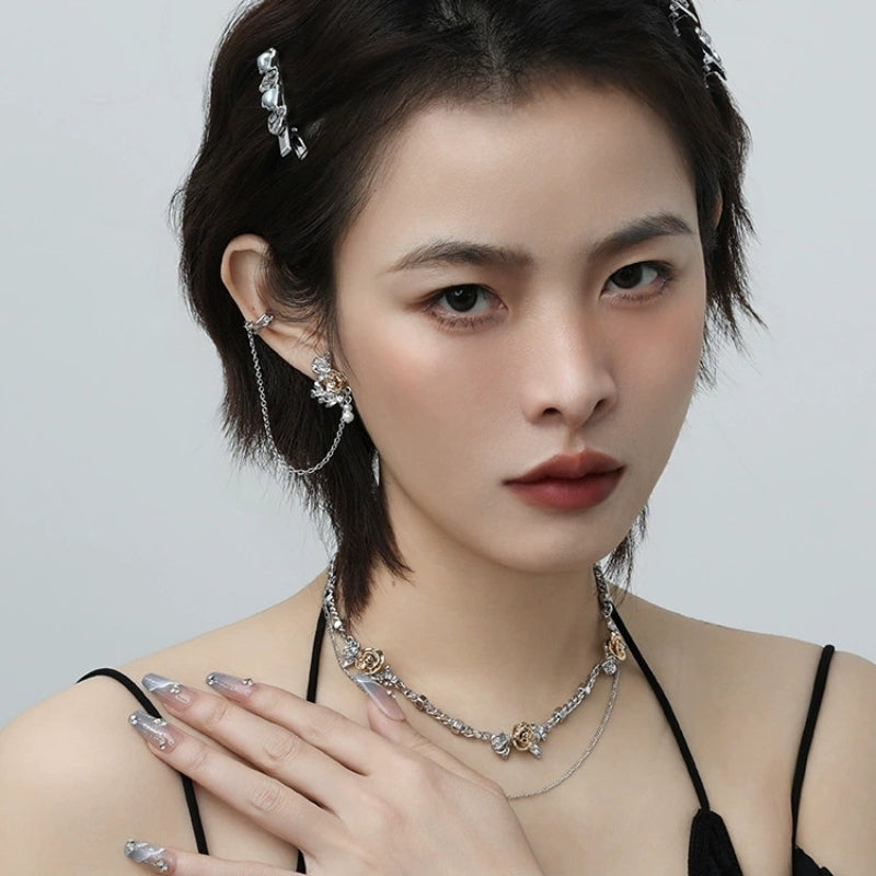 Designer-Ohrringe für Mädchen im Vintage-Stil aus Metall mit goldener Rose und Perlen