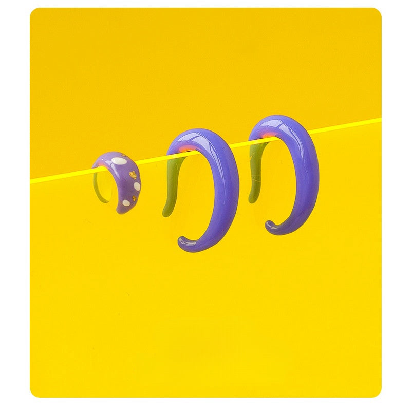 Süßer handgemachter lila Ohrclip (kein Ohrlochstechen)