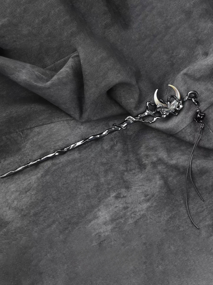 Halbmondförmige Haarnadel mit langer Quaste im chinesischen Stil