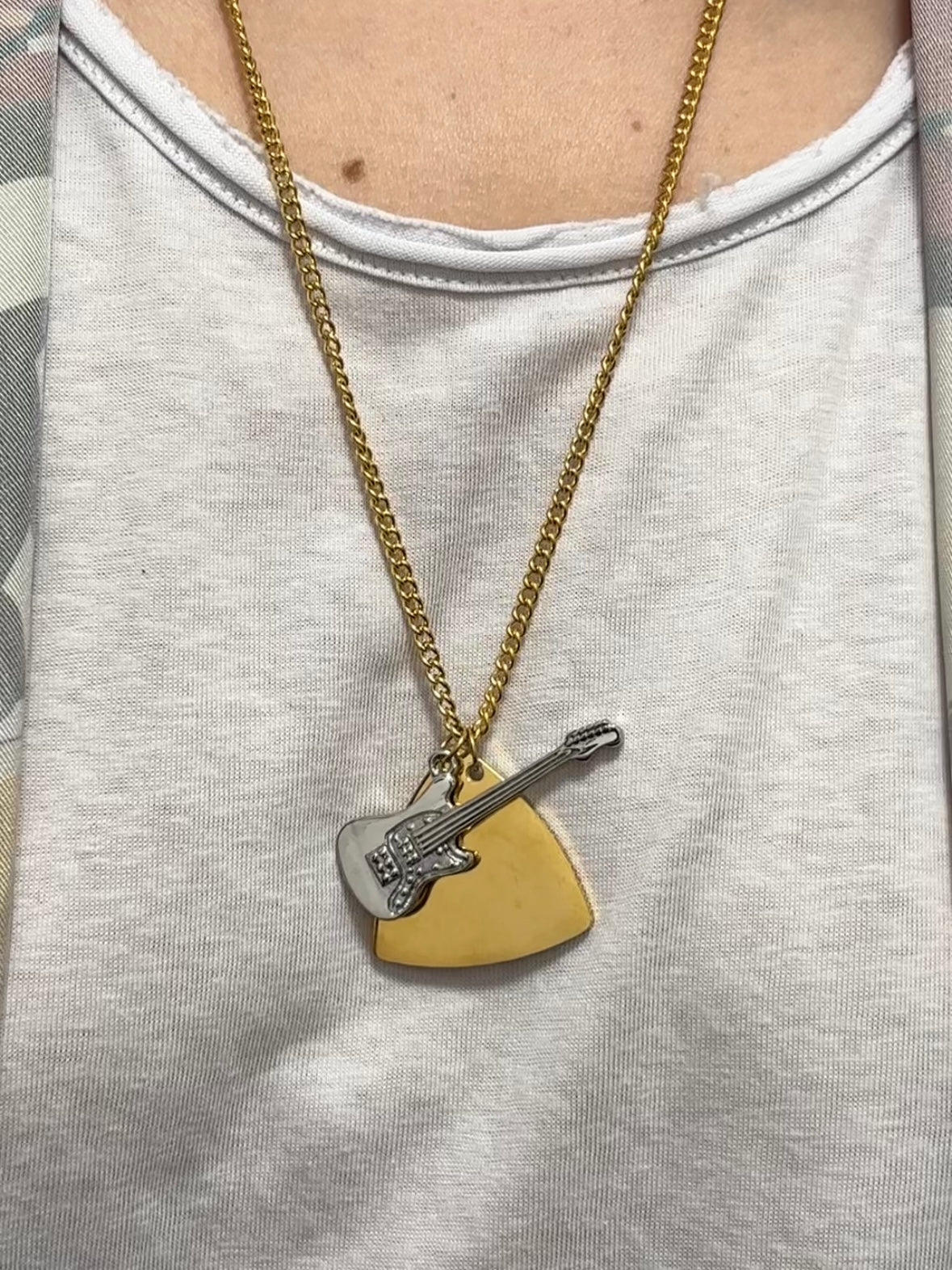 Chic Unisex Guitar Pick Necklace