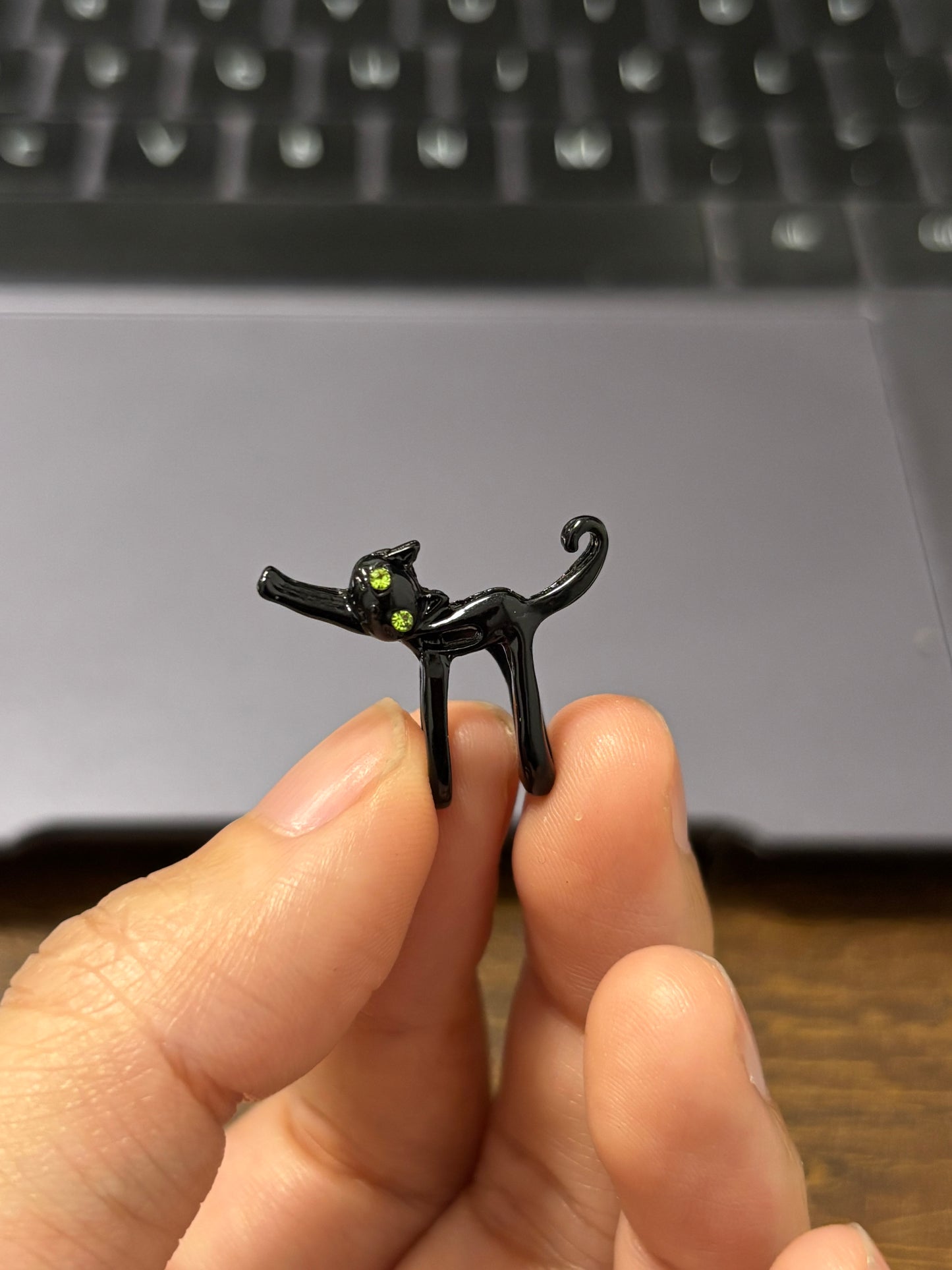 Designer Cat Stretching Ear Cuff