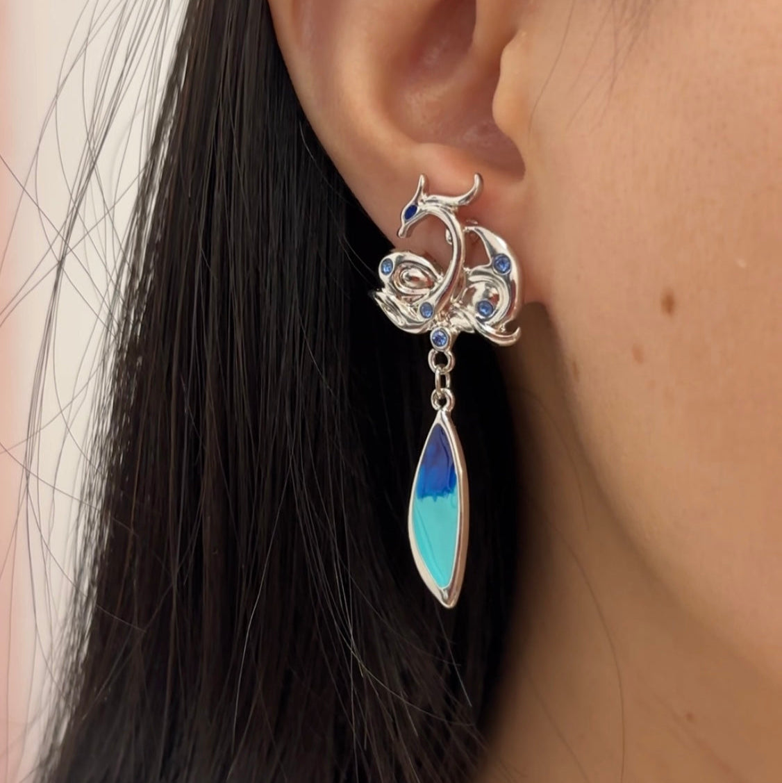 Neuvillette Genshin Impact Designer Blaue asymmetrische Ohrringe