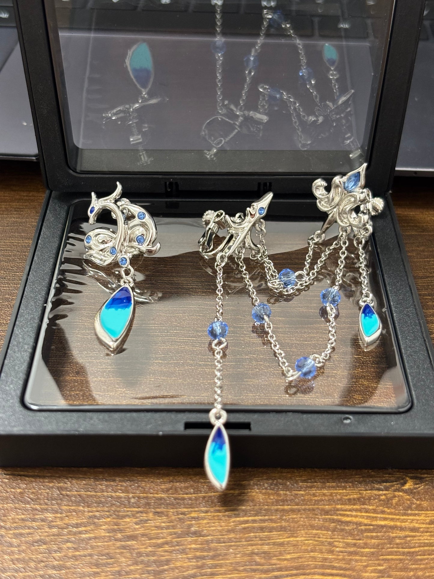 Neuvillette Genshin Impact Designer Blaue asymmetrische Ohrringe