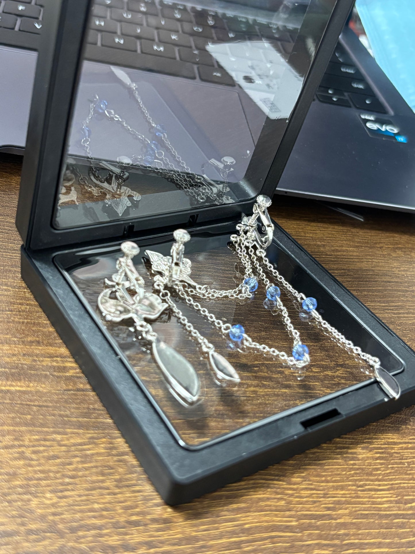 Neuvillette Genshin Impact Designer Blaue asymmetrische Ohrringe