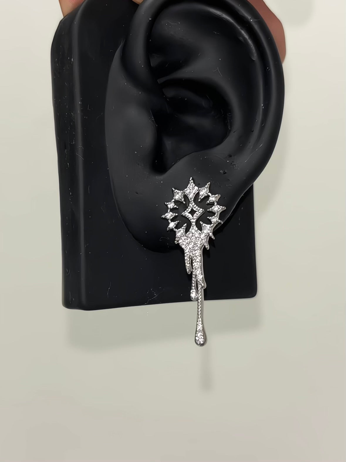 Phainon Daily Wear Rhinestone Stud Earrings