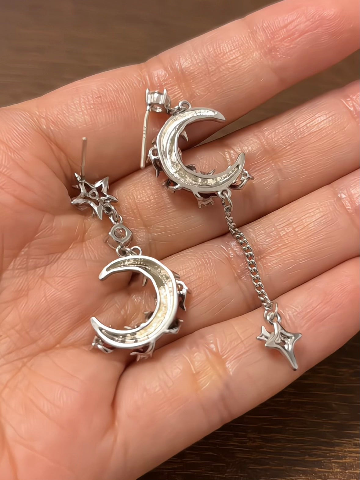 Gothic Red Moon Shining Star Asymmetrical Earrings For Arlecchino Genshin