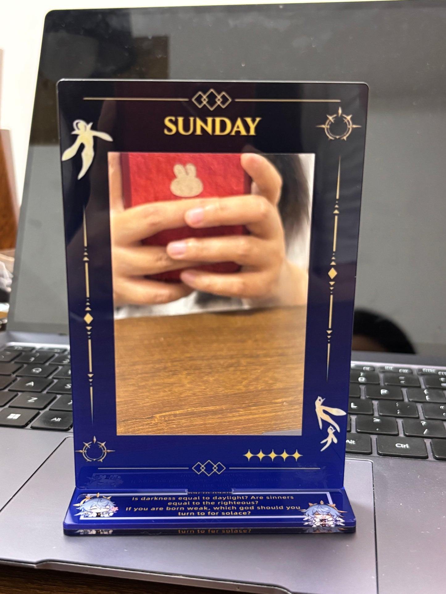 Acrylic Mirror for Sunday Style