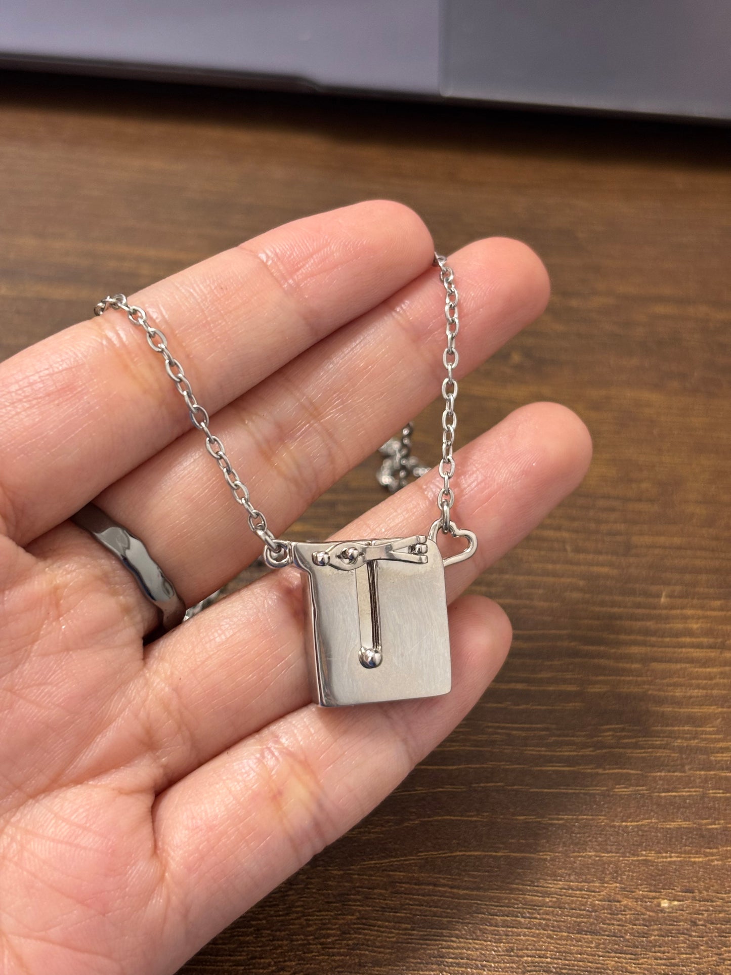 Neil Camera Necklace