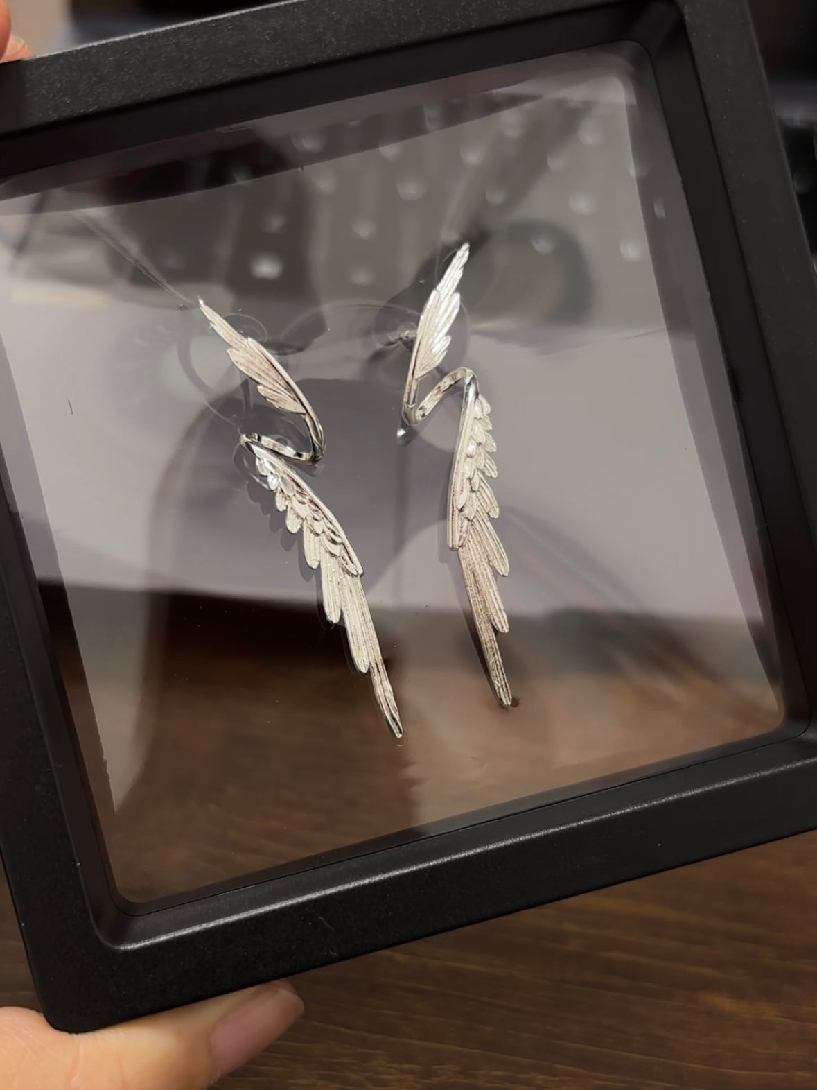 Designer-Ohrstecker mit Engelsflügeln