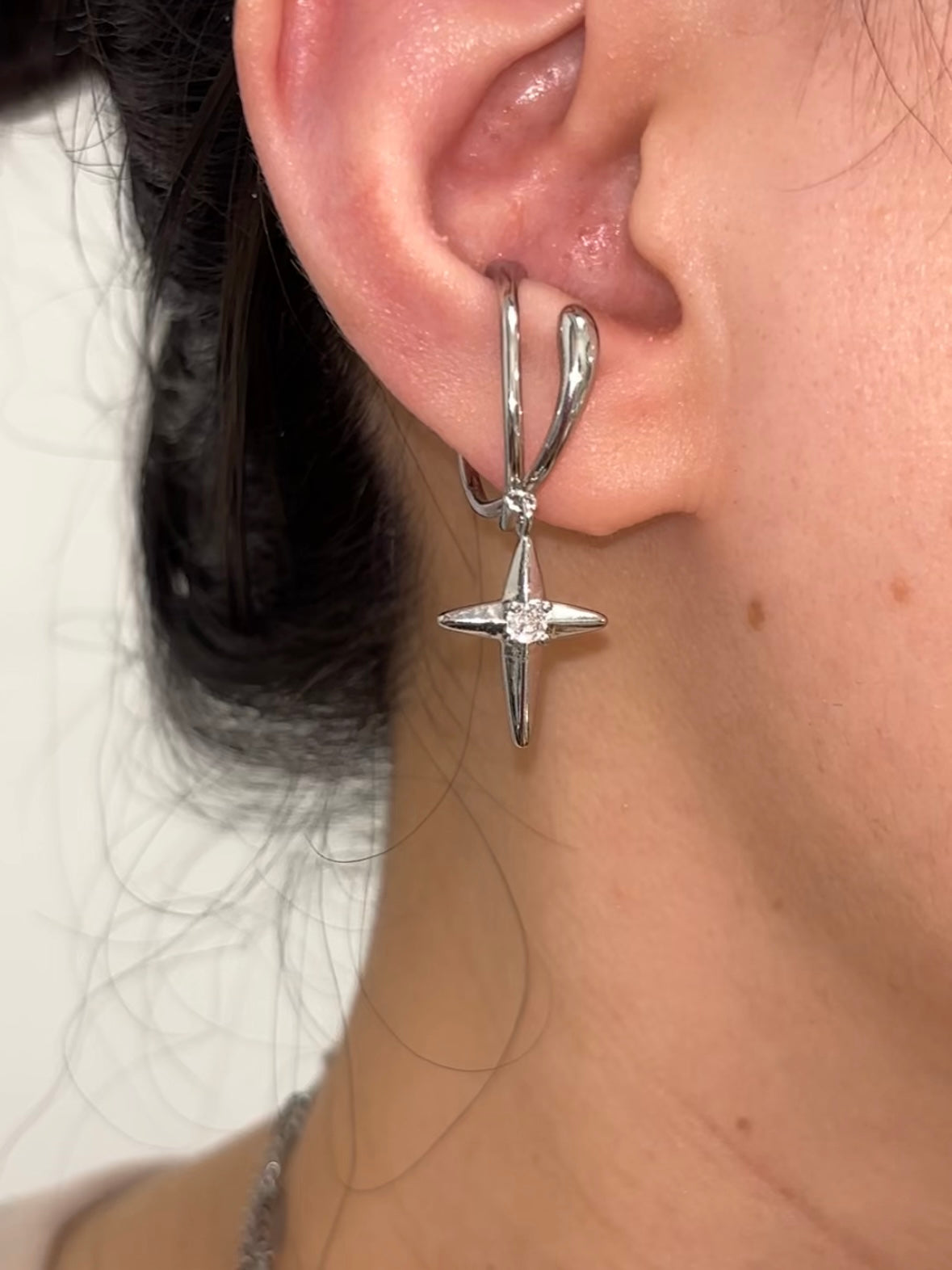 Designer Shining Star Ear Cuff [Single One]