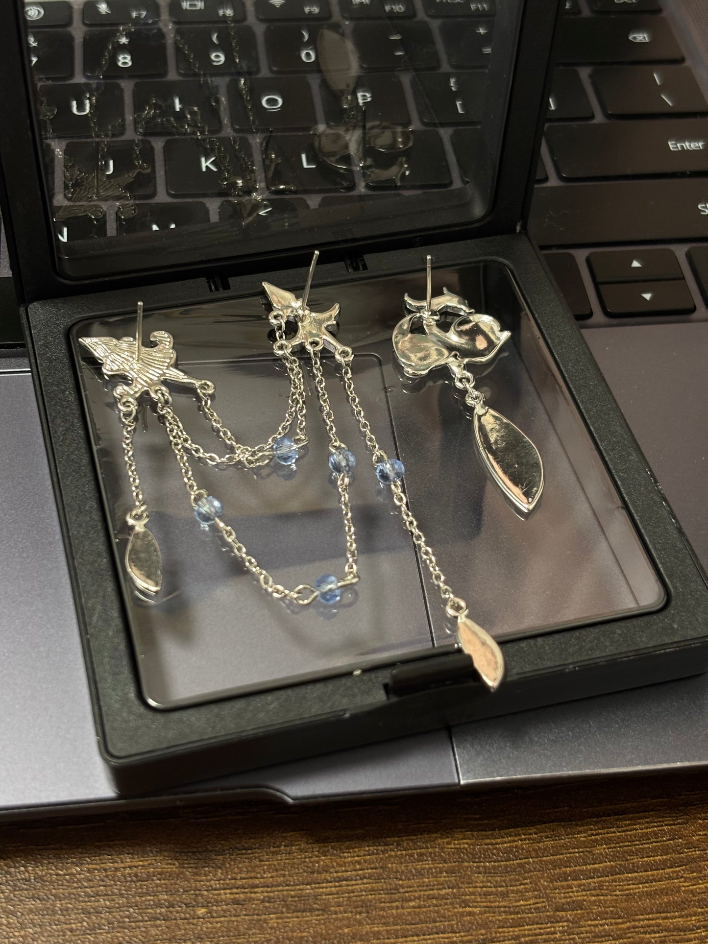 Neuvillette Genshin Impact Designer Blaue asymmetrische Ohrringe