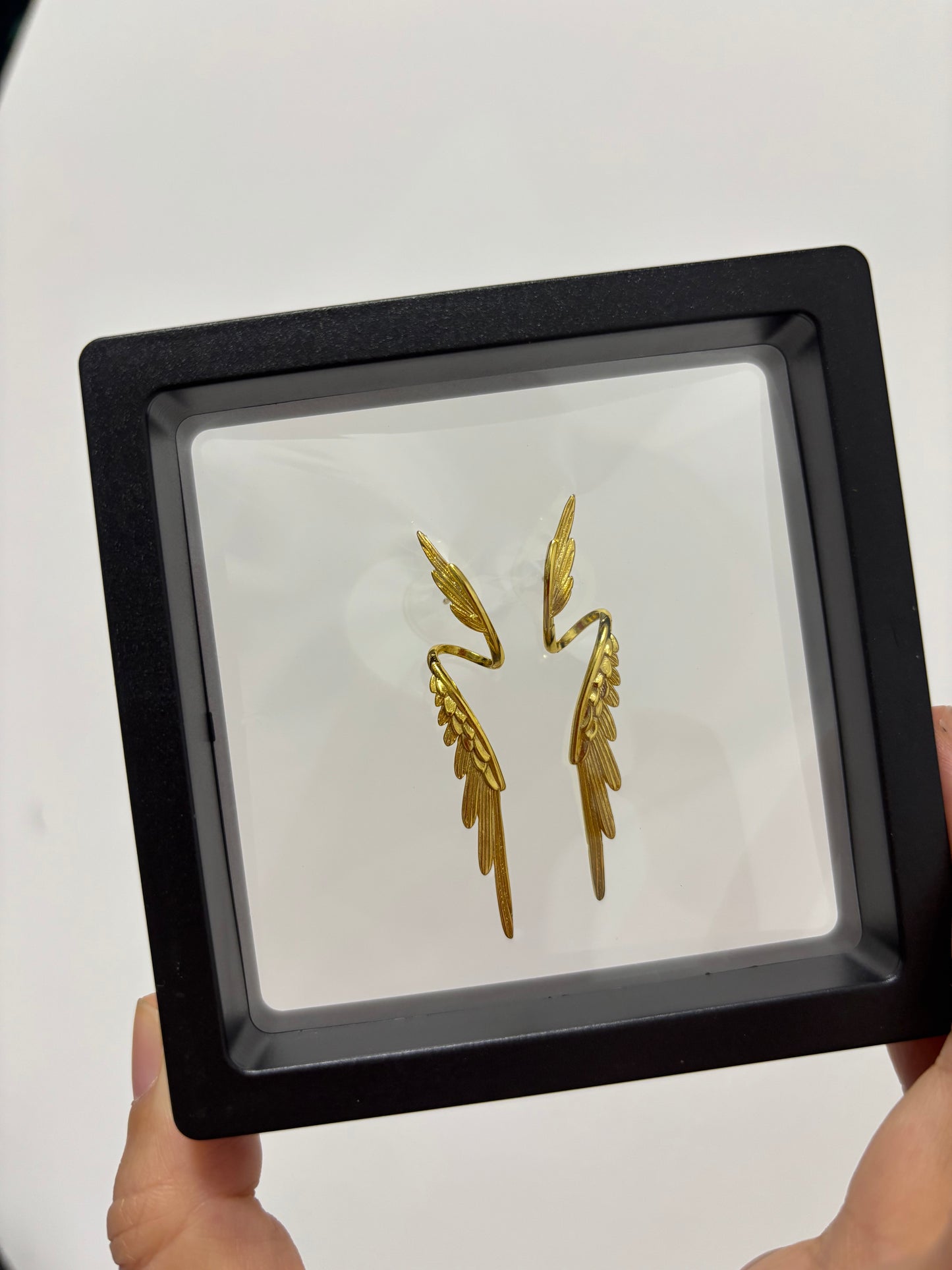 Designer-Ohrstecker mit Engelsflügeln