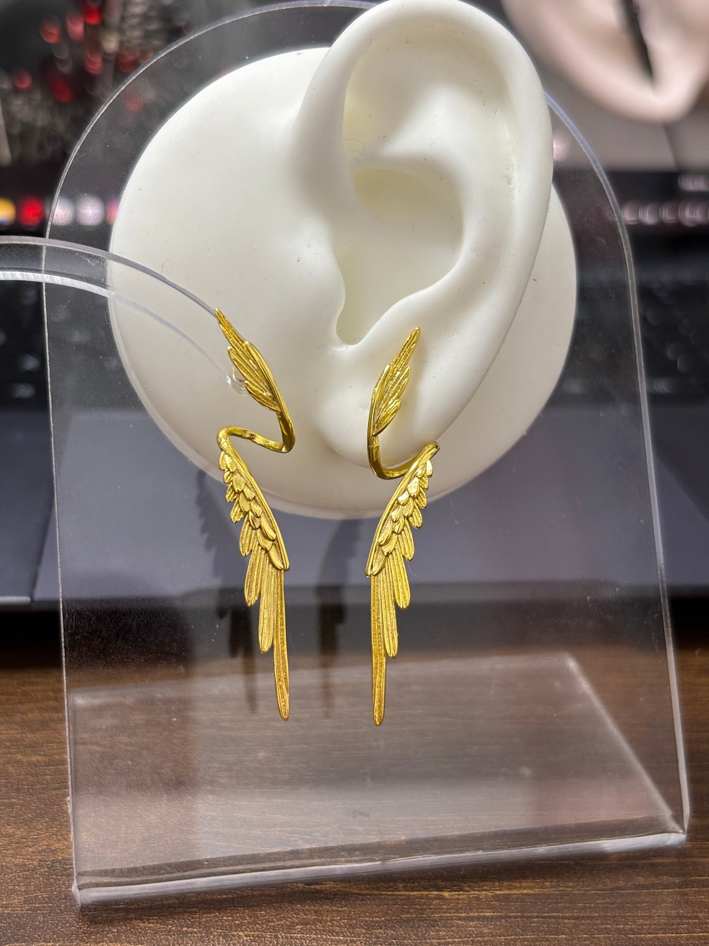 Designer-Ohrstecker mit Engelsflügeln