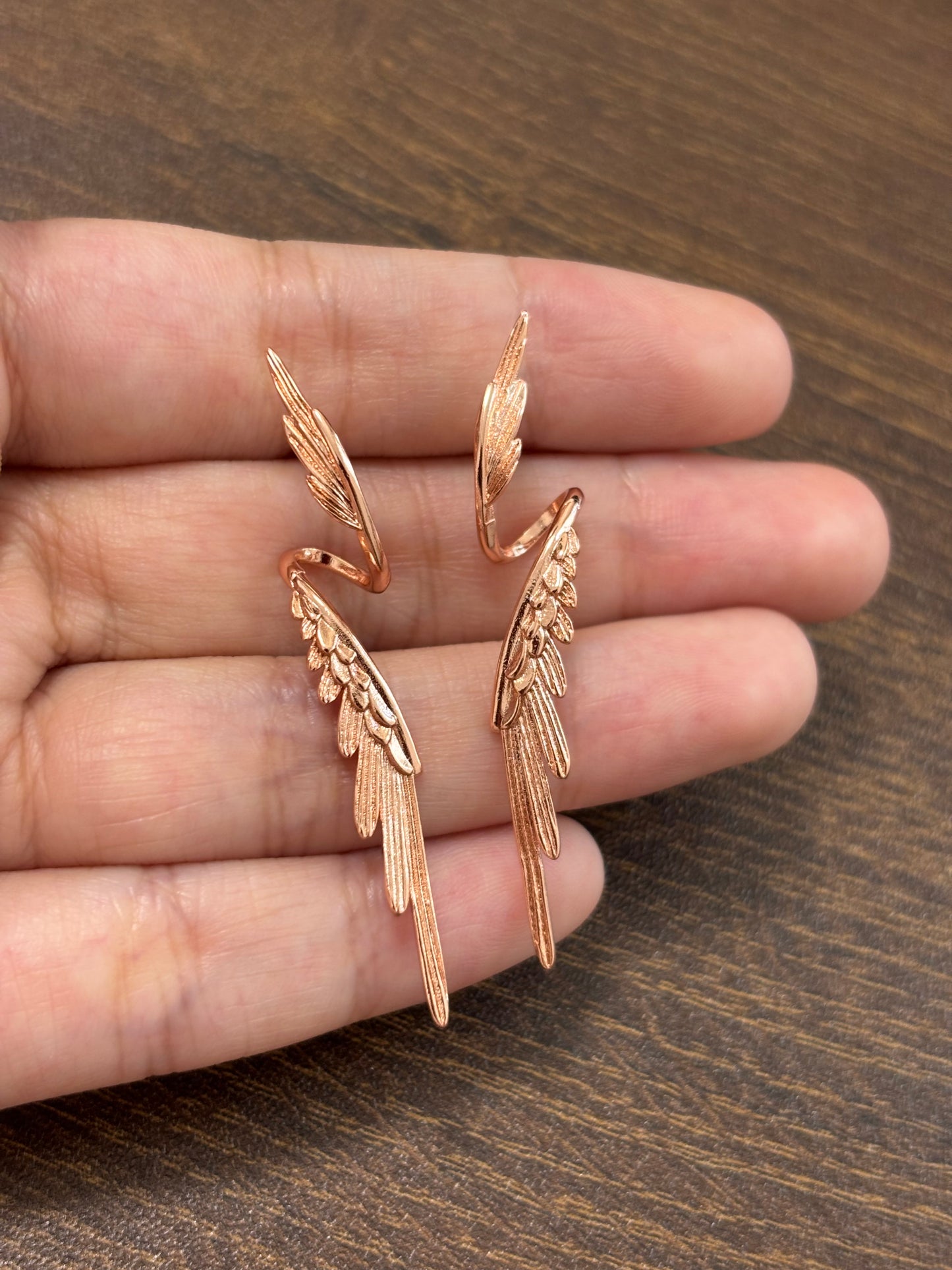 Designer-Ohrstecker mit Engelsflügeln