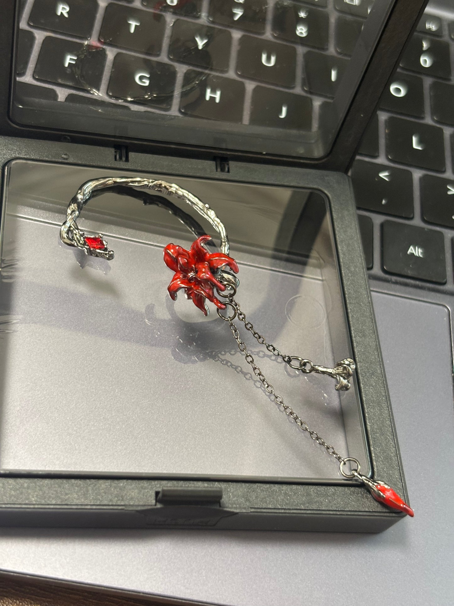 Asymmetric Dark Gothic Red Spider Lily Ear Cuff for Blade