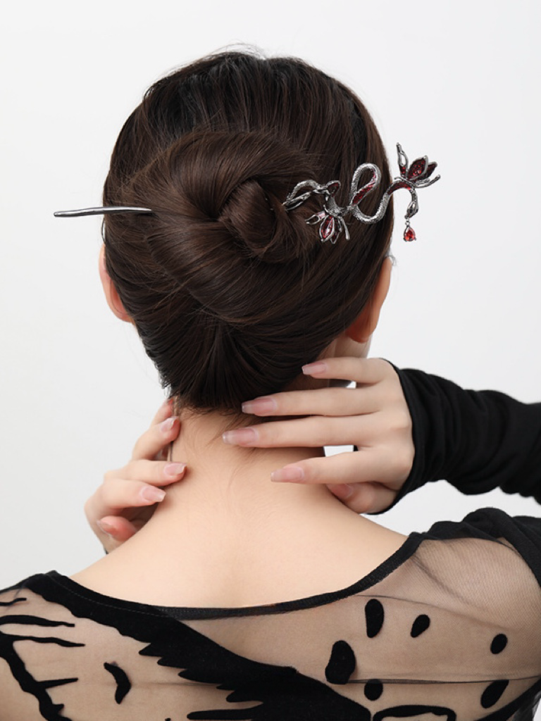 Designer Haarnadel aus Metall mit Schlangen- und Schmetterlingsmotiv