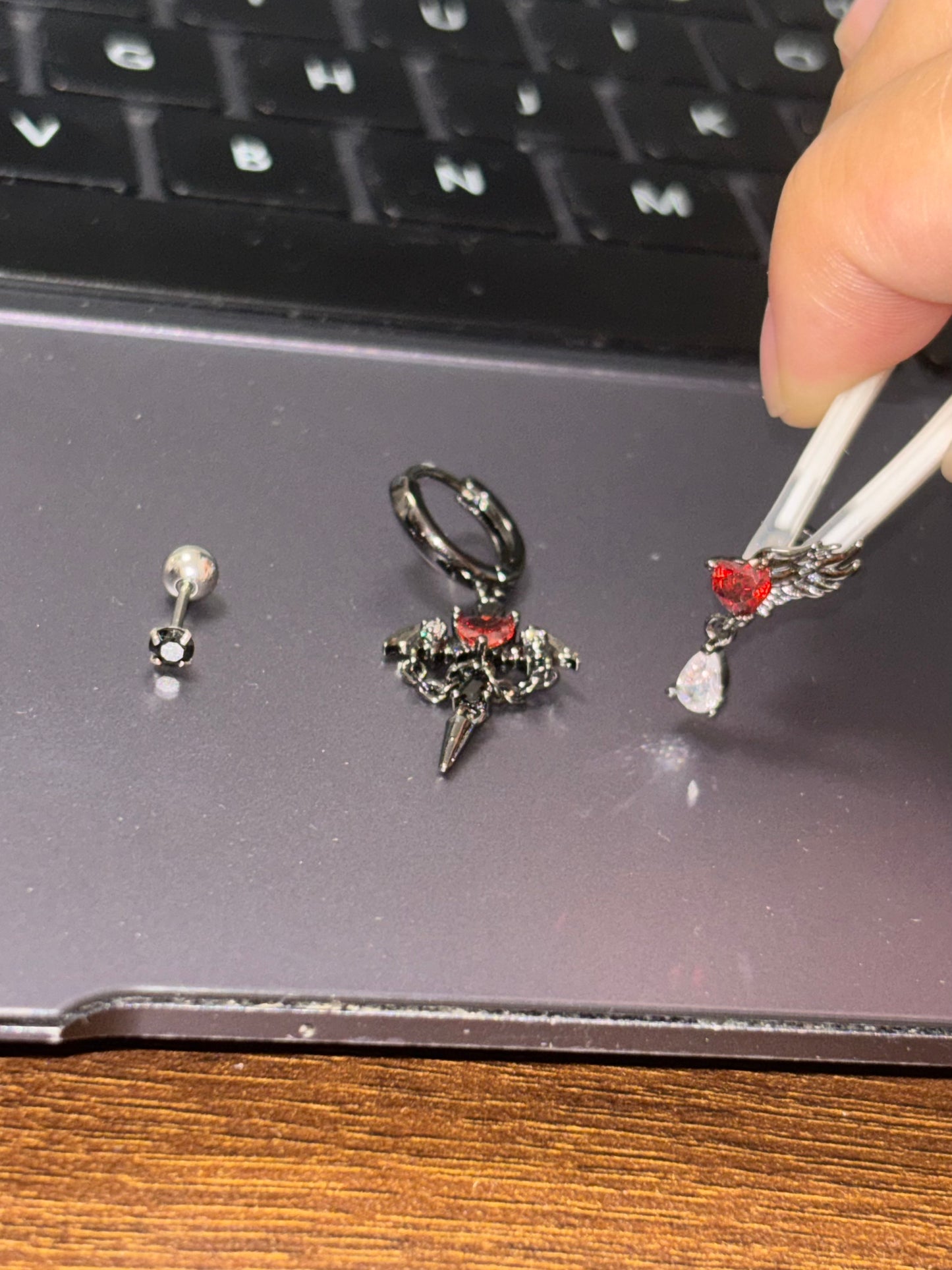 Boucles d'oreilles cœur Gothiques Diable Sombre