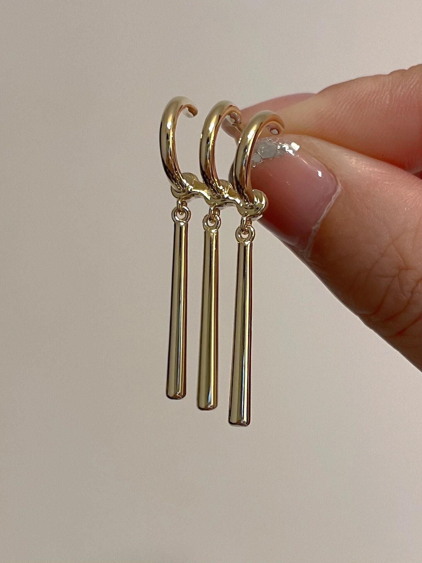 Unisex-Ohrstecker „ZORO“ (nur ein Ohrloch erforderlich)