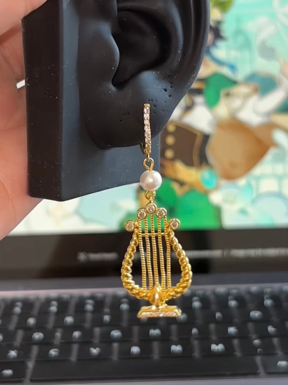 Vintage Gold Harp Earrings fro Venti