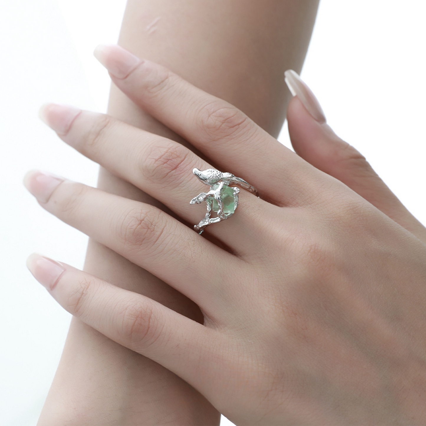 Pyroemerald-Ring mit fliegendem Vogel