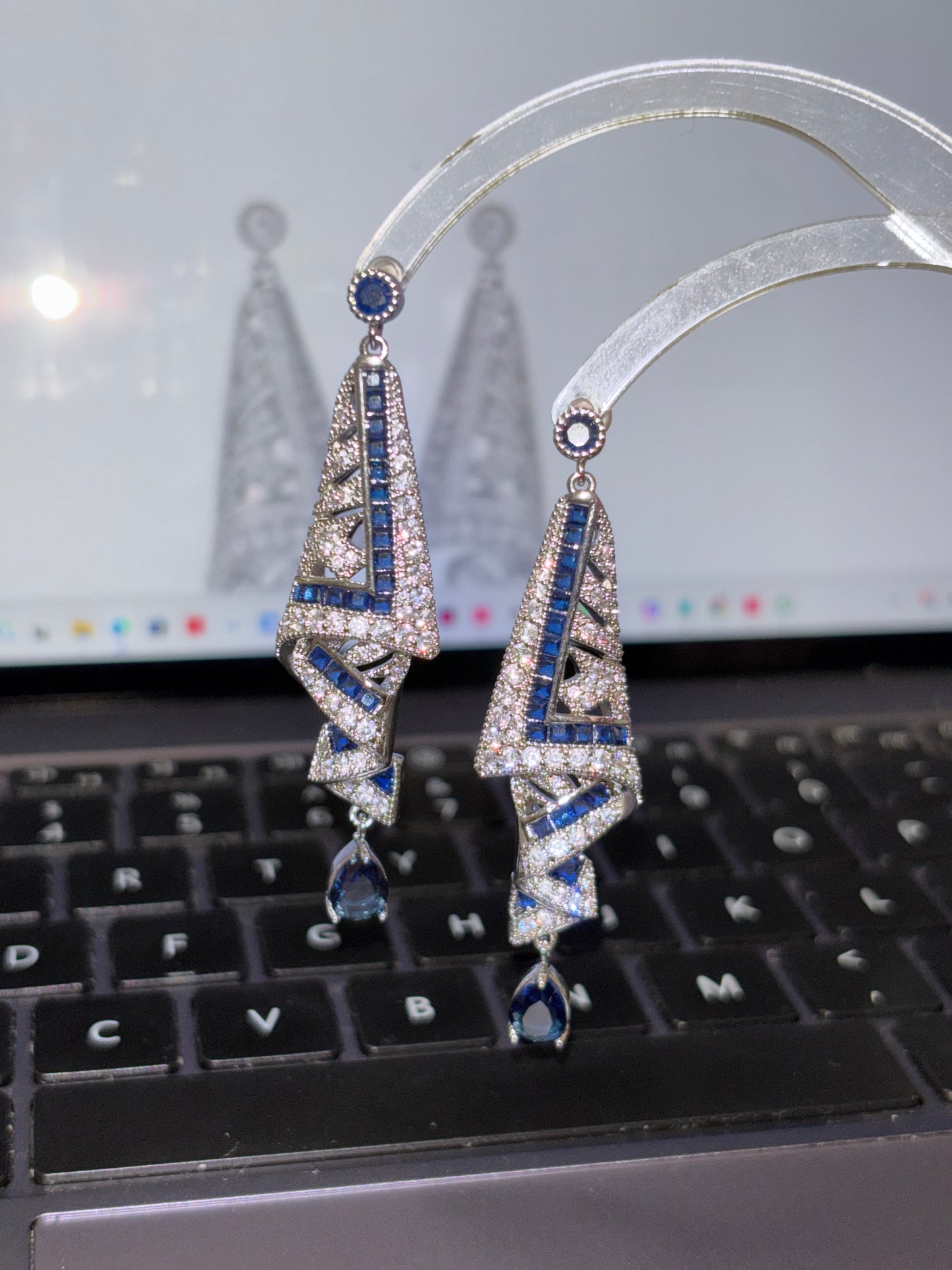 Elegant Blue Rhinestone Twist Stud Earring for Raven Claw