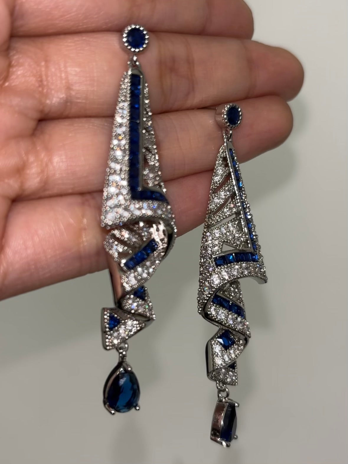 Elegant Blue Rhinestone Twist Stud Earring for Raven Claw